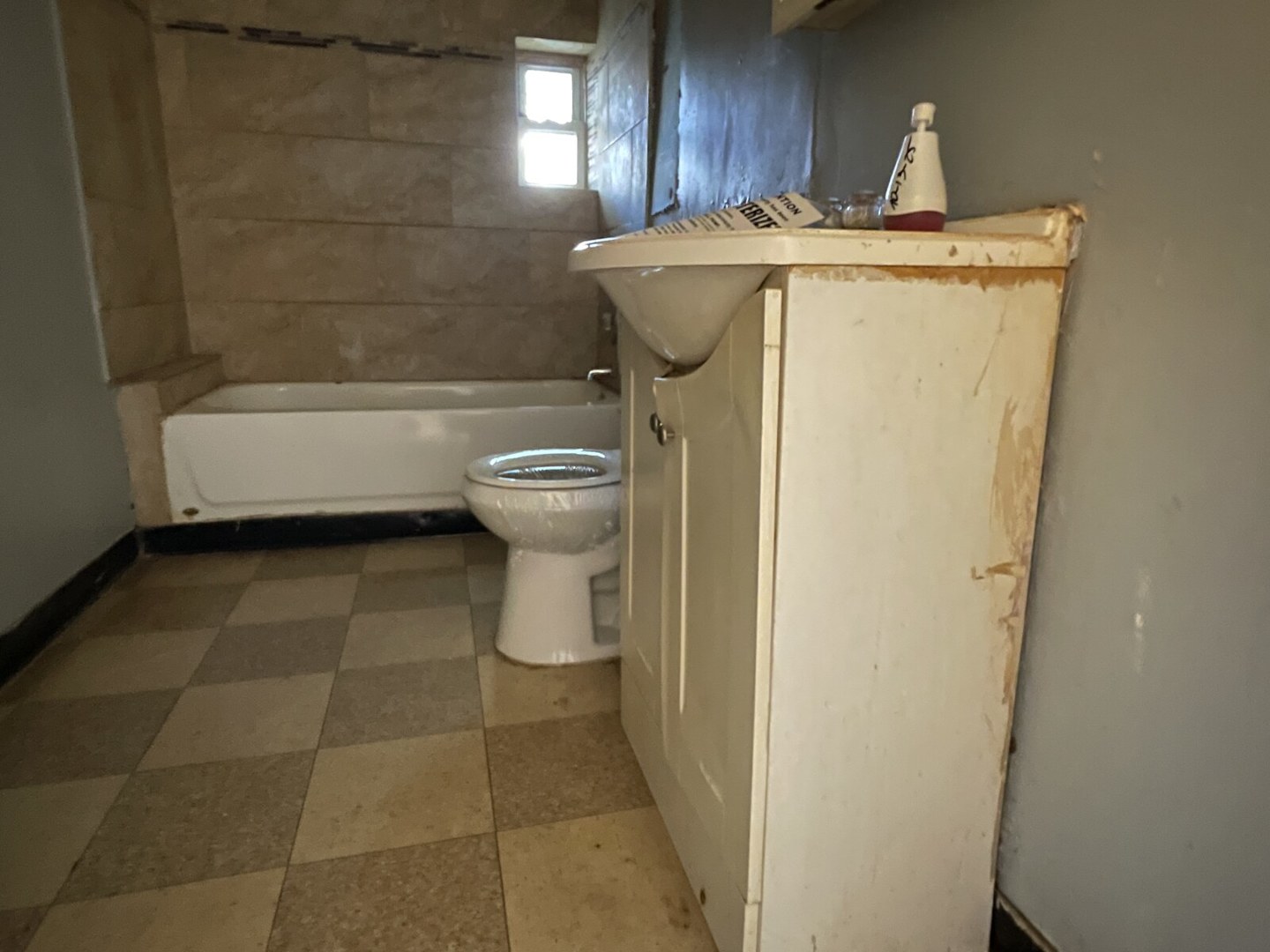 7340 S Maryland Ave Chicago, IL 60619