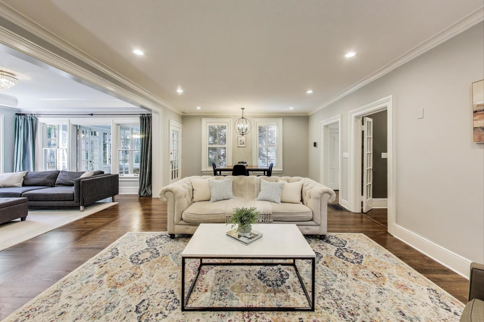 1229 Hinman Ave Evanston, IL 60202