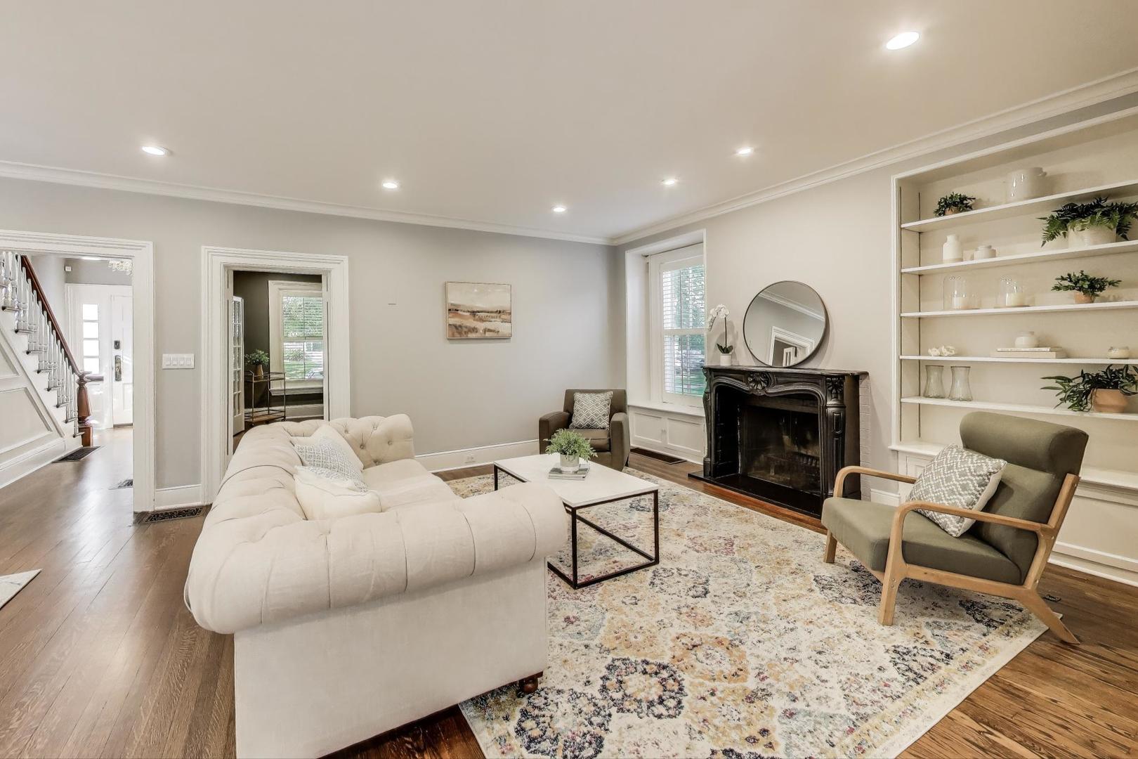 1229 Hinman Ave Evanston, IL 60202