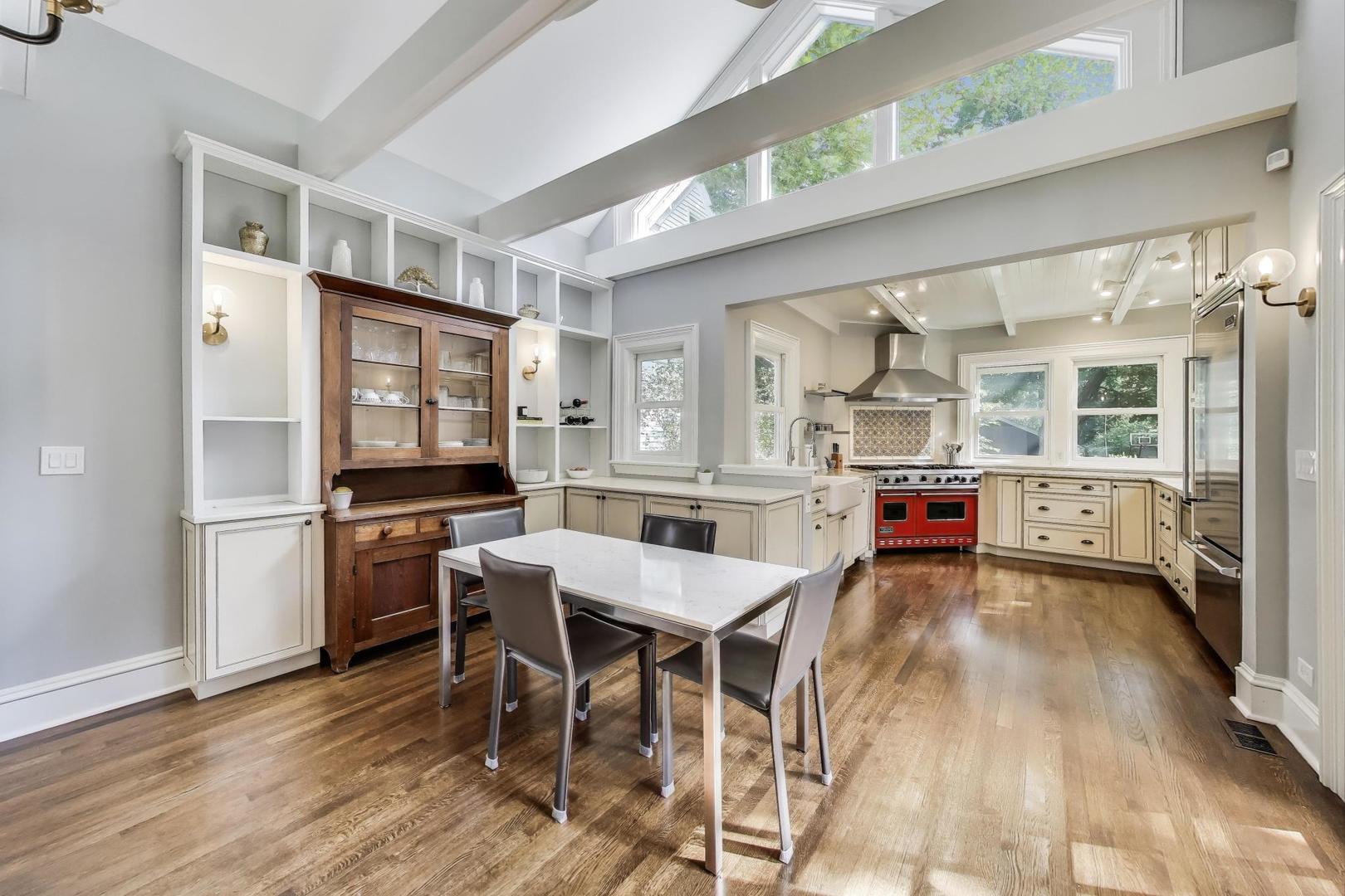 1229 Hinman Ave Evanston, IL 60202