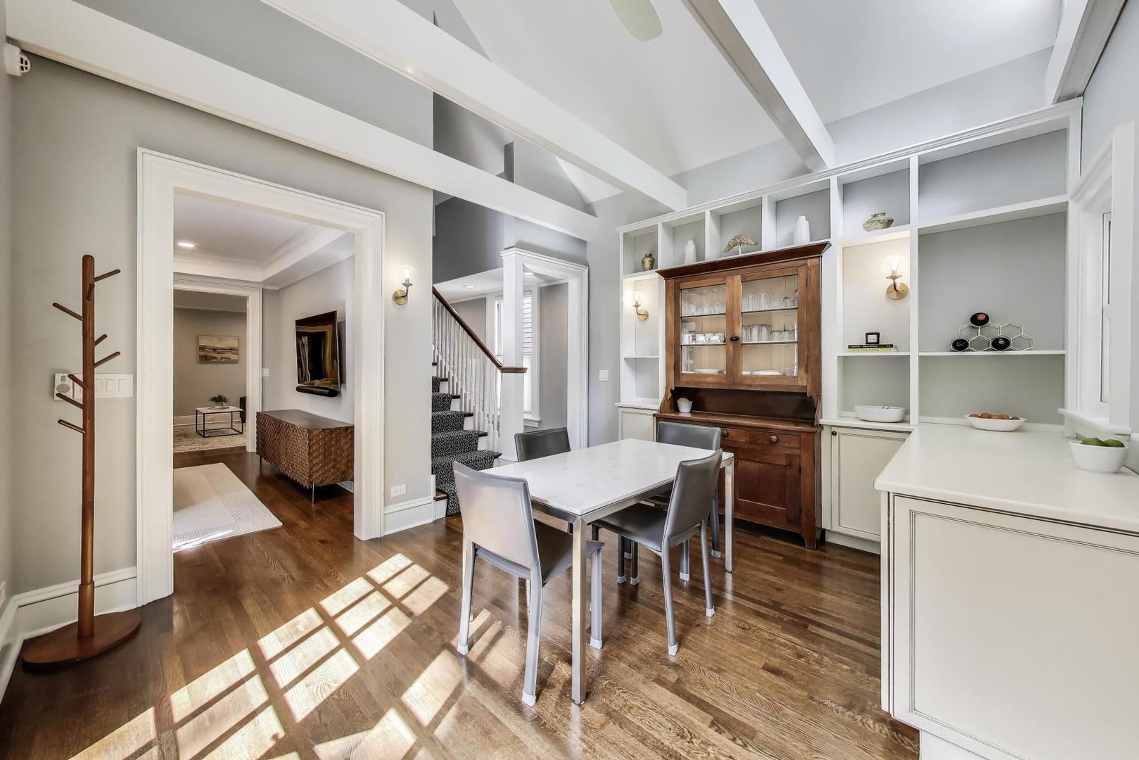 1229 Hinman Ave Evanston, IL 60202