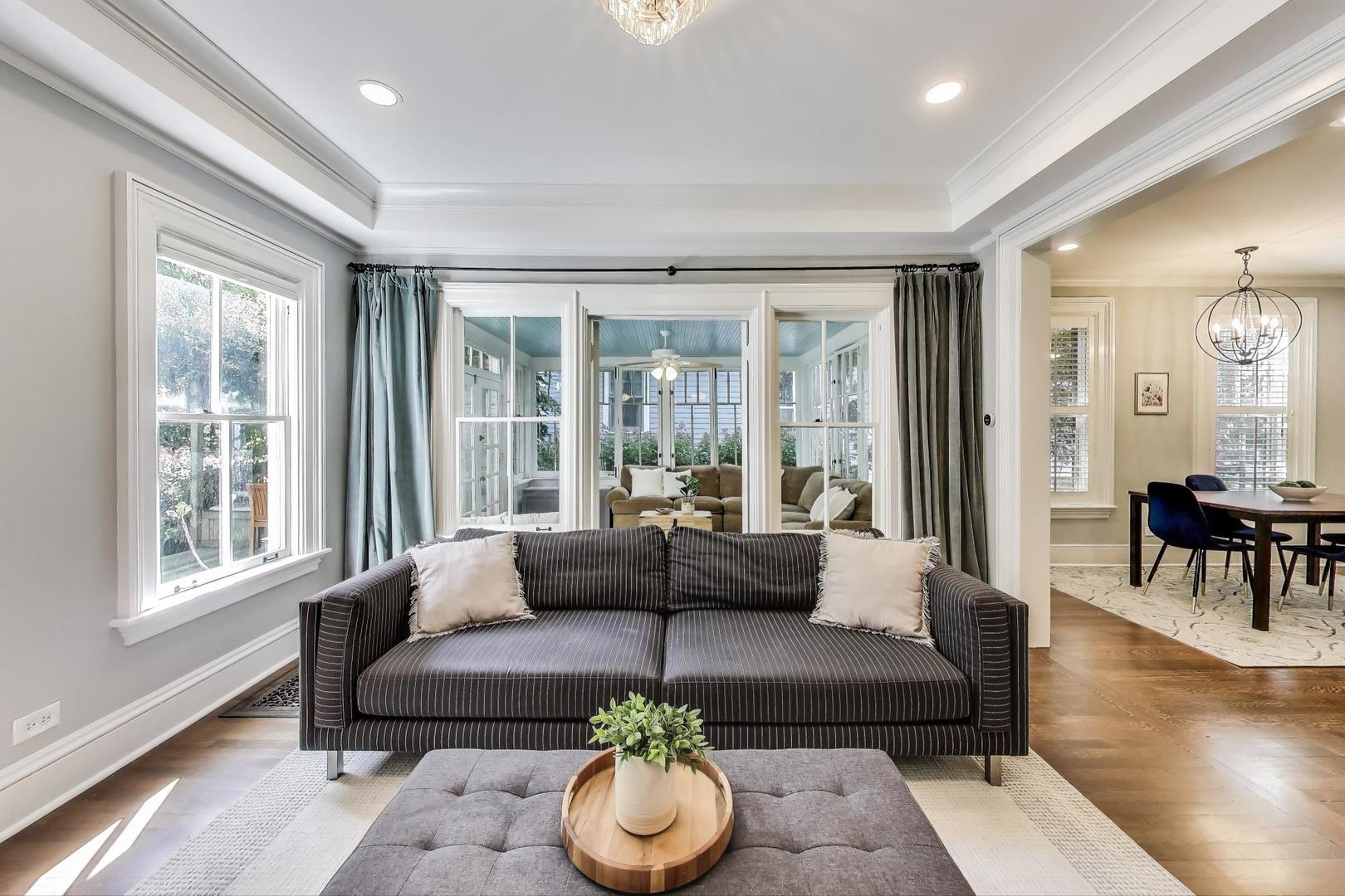 1229 Hinman Ave Evanston, IL 60202