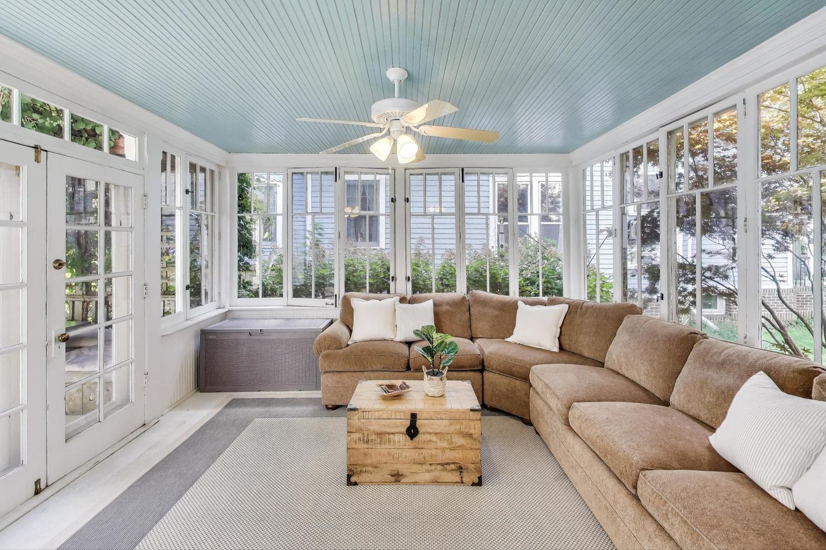 1229 Hinman Ave Evanston, IL 60202