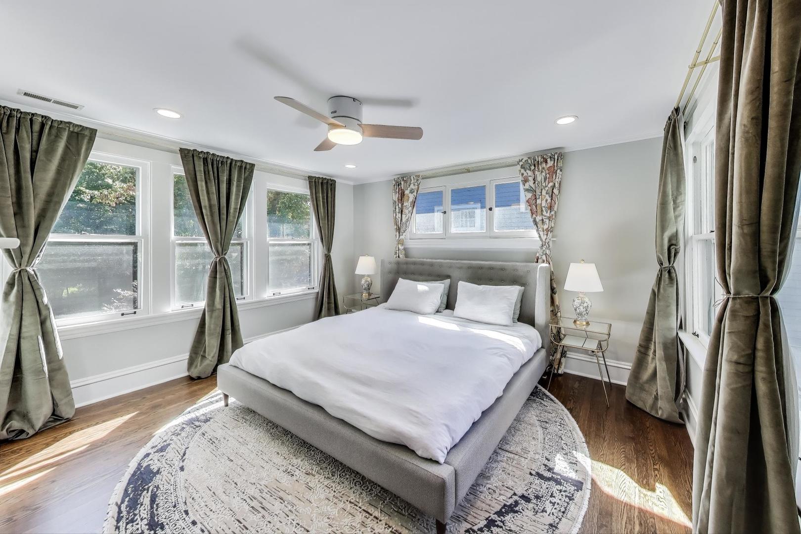 1229 Hinman Ave Evanston, IL 60202