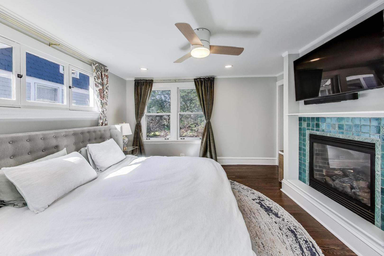 1229 Hinman Ave Evanston, IL 60202