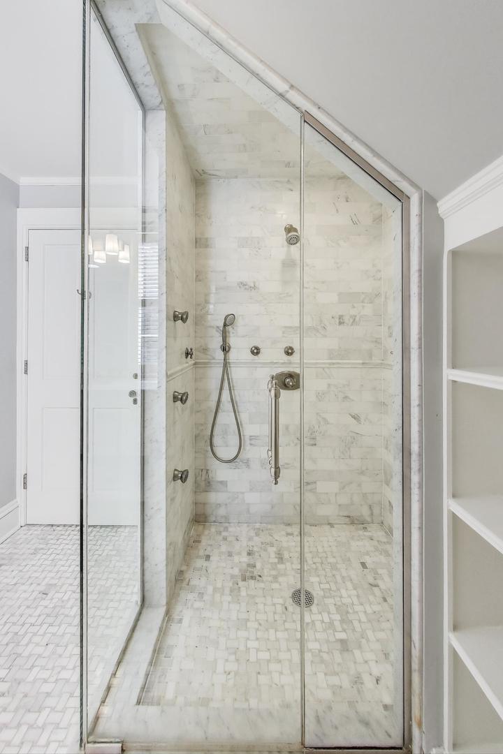 1229 Hinman Ave Evanston, IL 60202