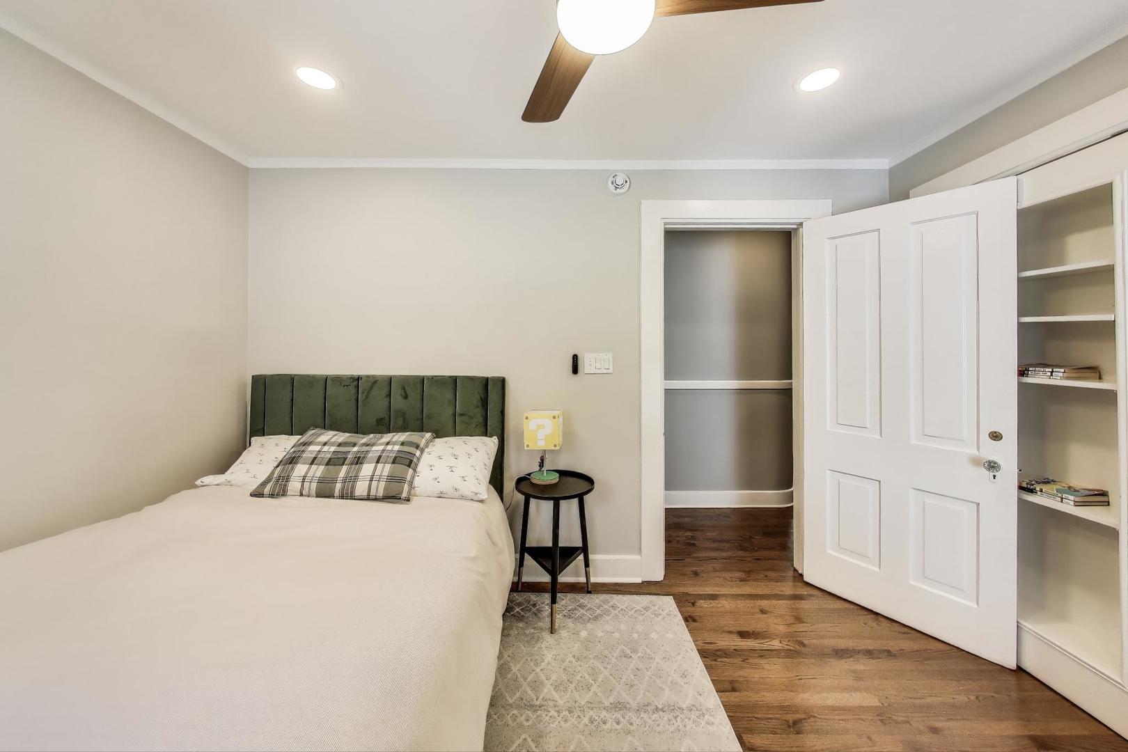 1229 Hinman Ave Evanston, IL 60202