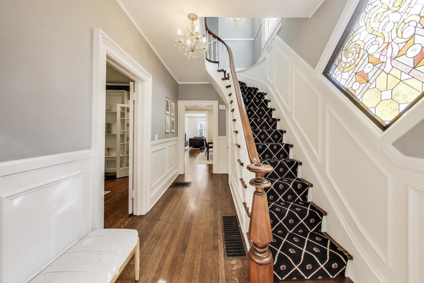 1229 Hinman Ave Evanston, IL 60202