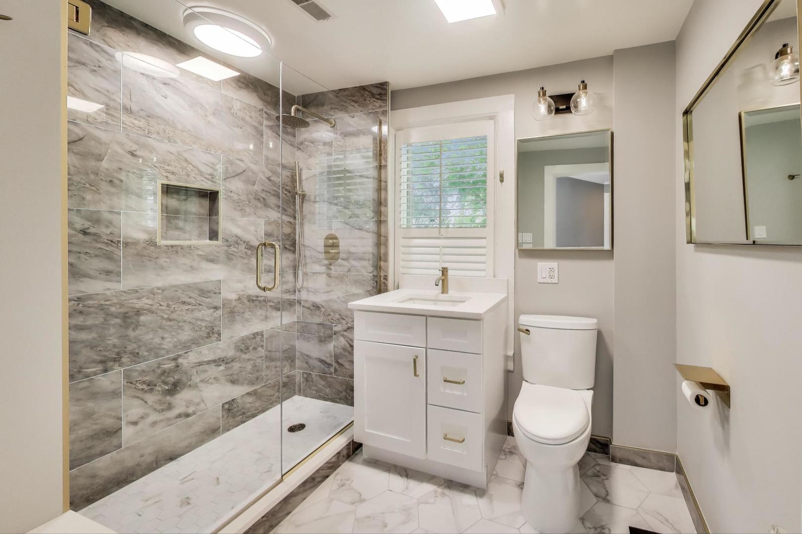 1229 Hinman Ave Evanston, IL 60202