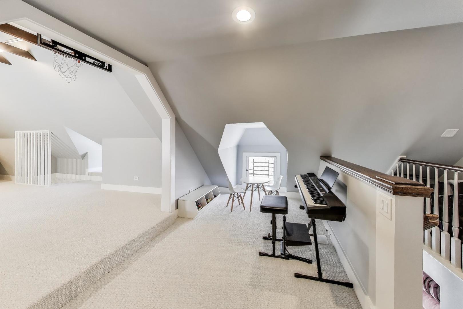 1229 Hinman Ave Evanston, IL 60202