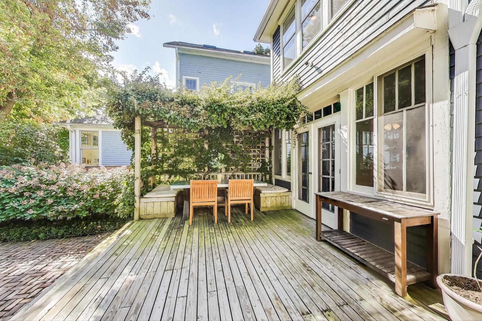 1229 Hinman Ave Evanston, IL 60202