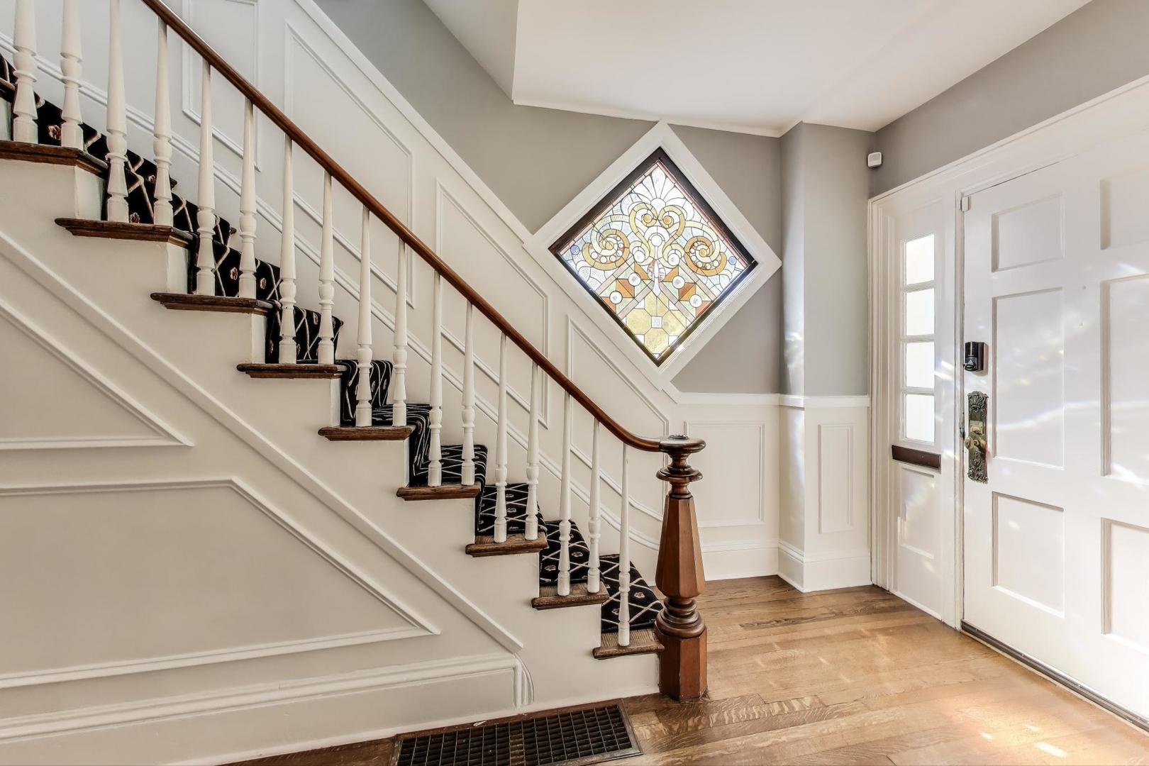 1229 Hinman Ave Evanston, IL 60202