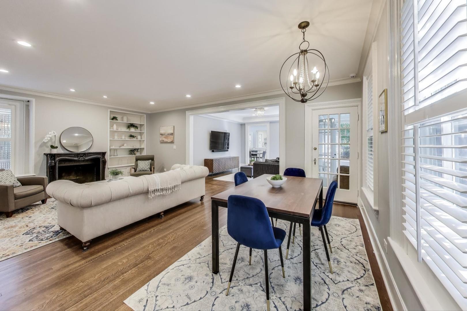 1229 Hinman Ave Evanston, IL 60202