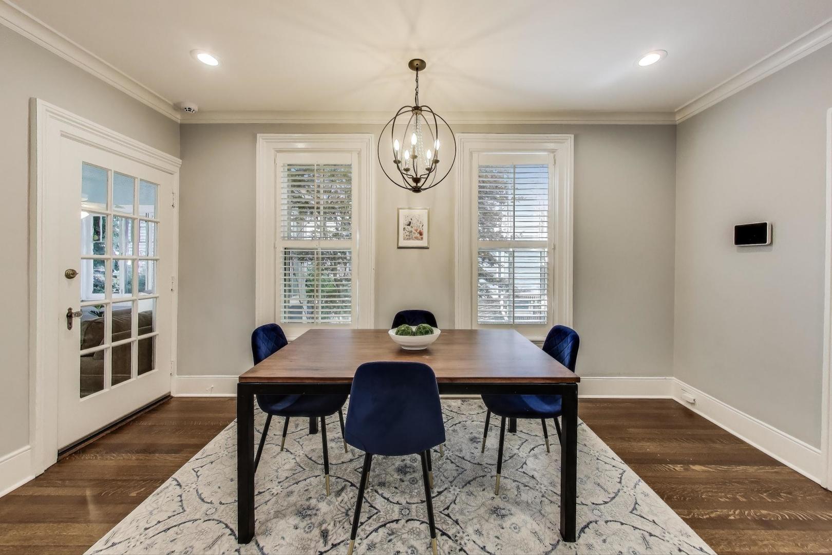 1229 Hinman Ave Evanston, IL 60202