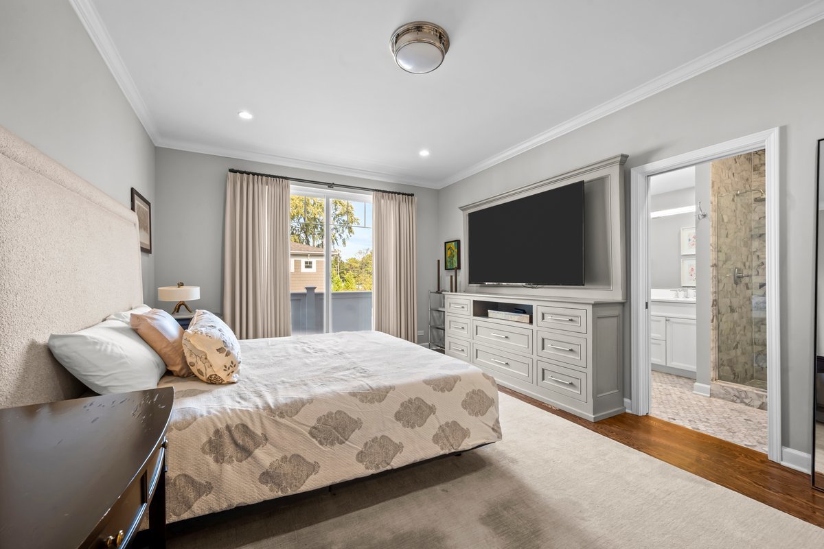 828 Chestnut St Deerfield, IL 60015