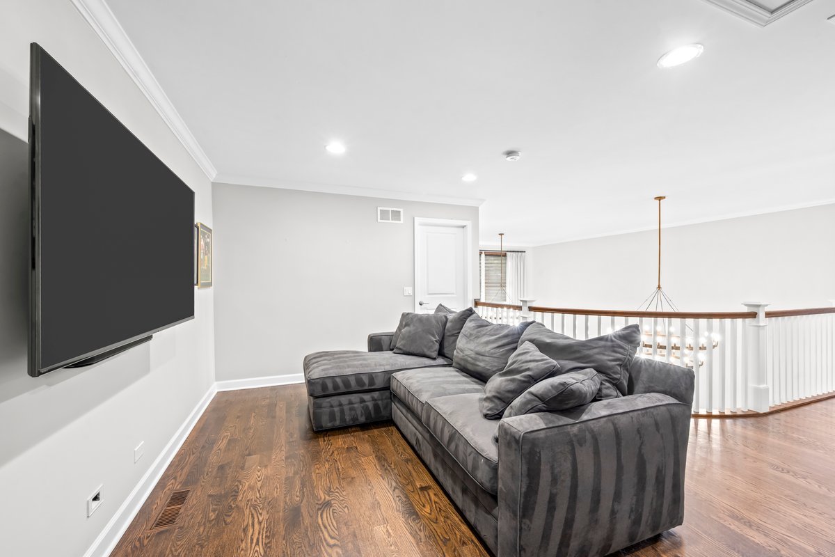 828 Chestnut St Deerfield, IL 60015