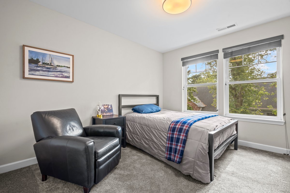 828 Chestnut St Deerfield, IL 60015