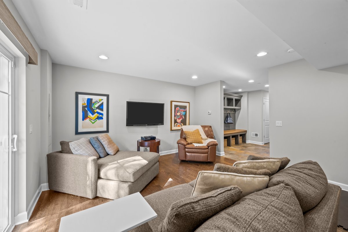 828 Chestnut St Deerfield, IL 60015