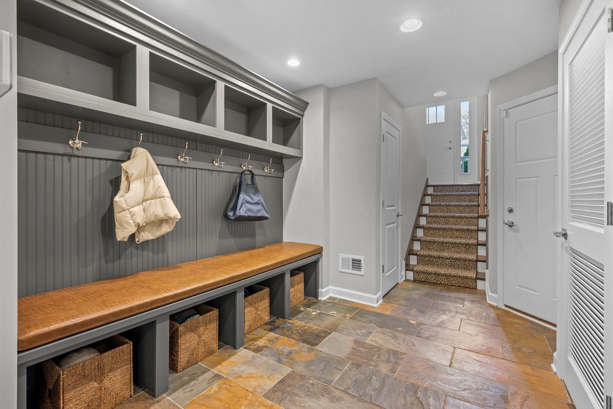 828 Chestnut St Deerfield, IL 60015