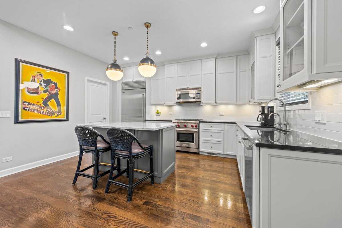 828 Chestnut St Deerfield, IL 60015