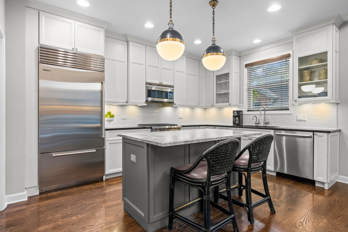 828 Chestnut St Deerfield, IL 60015