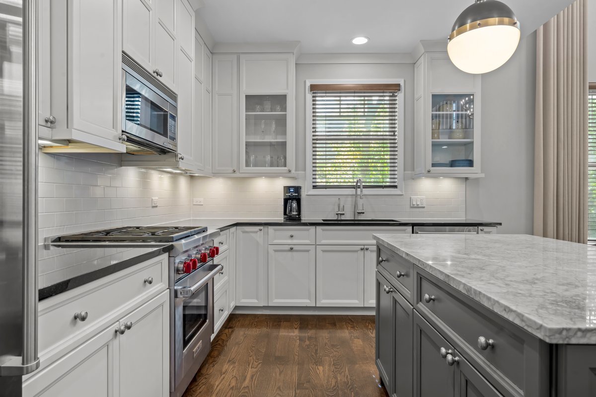 828 Chestnut St Deerfield, IL 60015