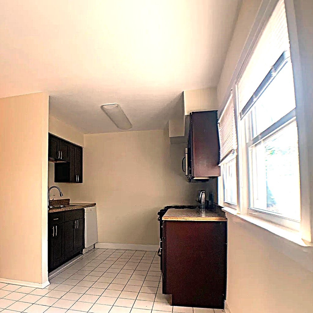 1813 Dodge Ave Evanston, IL 60201