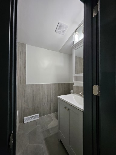 1813 Dodge Ave Evanston, IL 60201