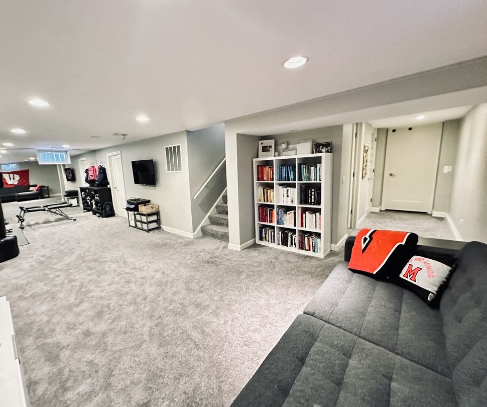 953 Clay Ct Deerfield, IL 60015