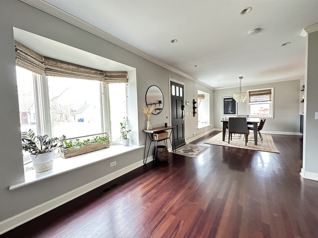 953 Clay Ct Deerfield, IL 60015