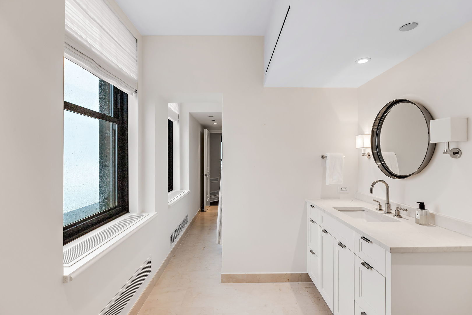 159 E Walton Pl #PH Chicago, IL 60611