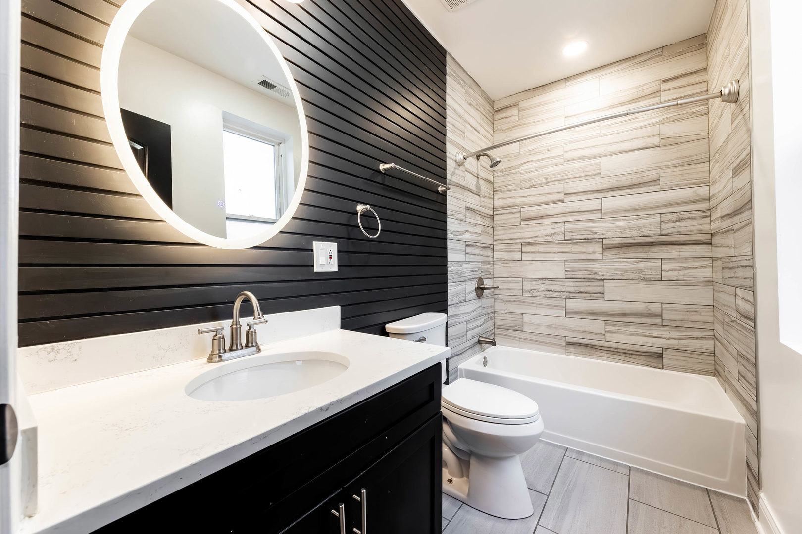 6833 S Champlain Ave #2 Chicago, IL 60637