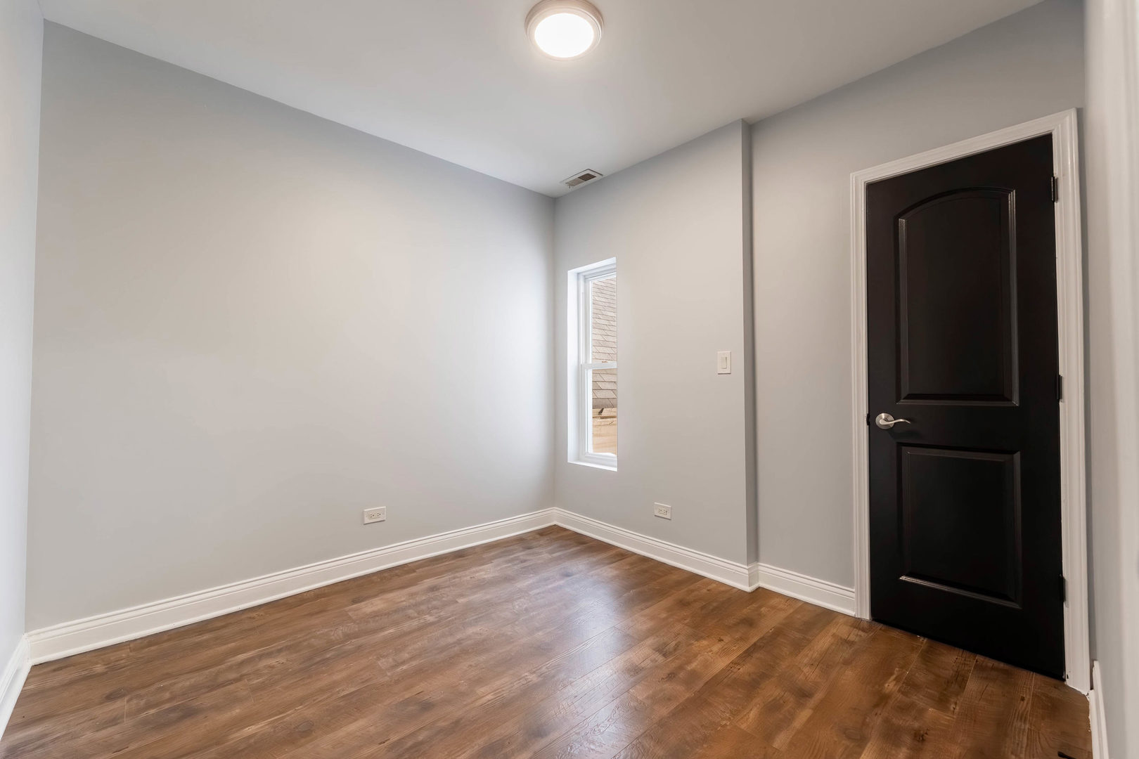 6833 S Champlain Ave #2 Chicago, IL 60637