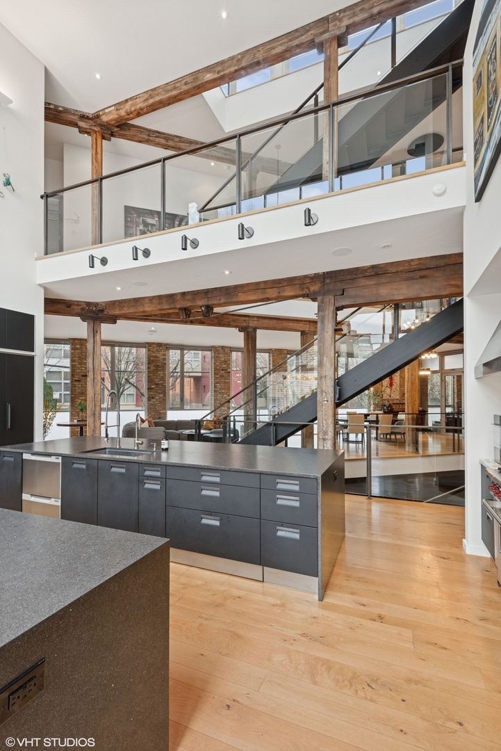 1804 N Leavitt St Chicago, IL 60647