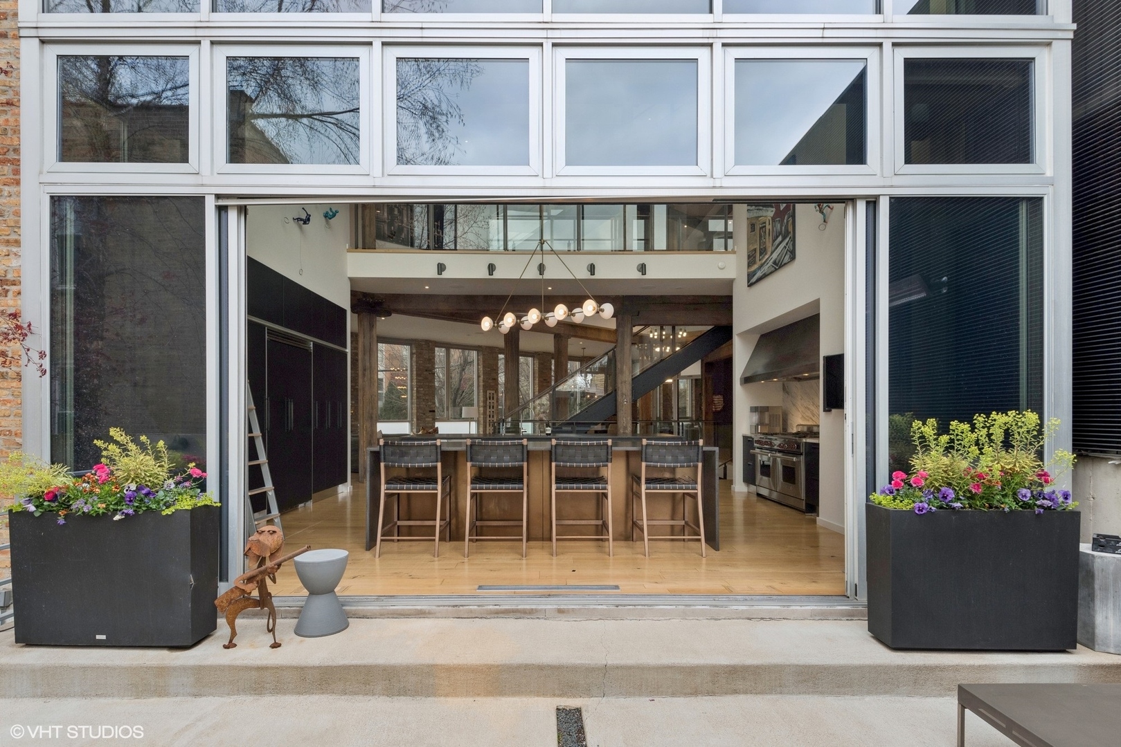 1804 N Leavitt St Chicago, IL 60647