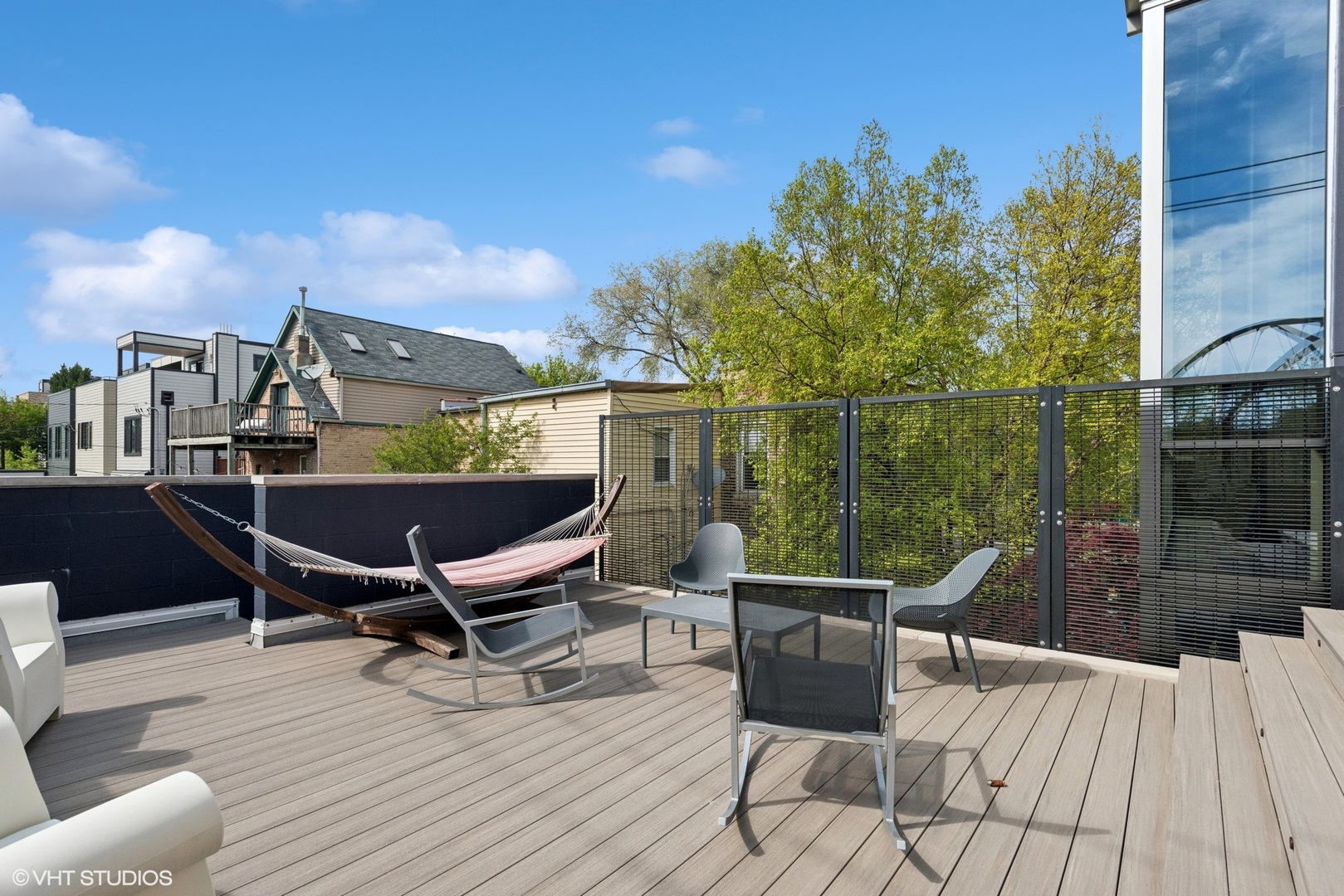 1804 N Leavitt St Chicago, IL 60647