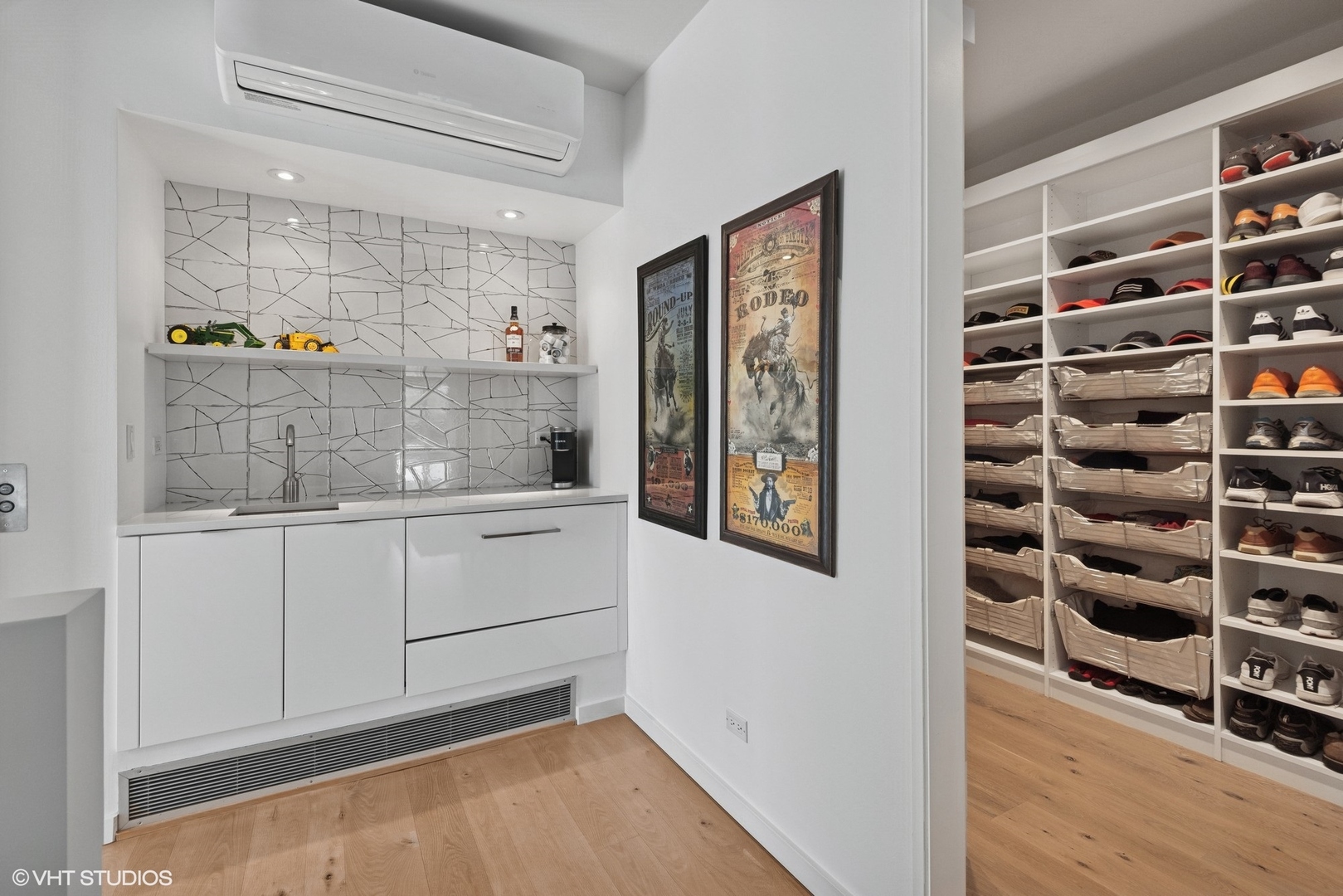 1804 N Leavitt St Chicago, IL 60647