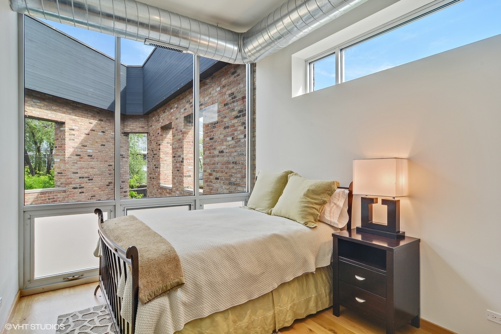 1804 N Leavitt St Chicago, IL 60647