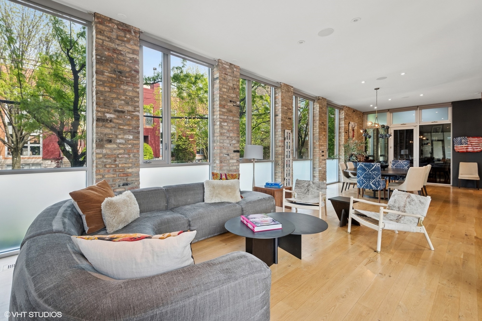 1804 N Leavitt St Chicago, IL 60647