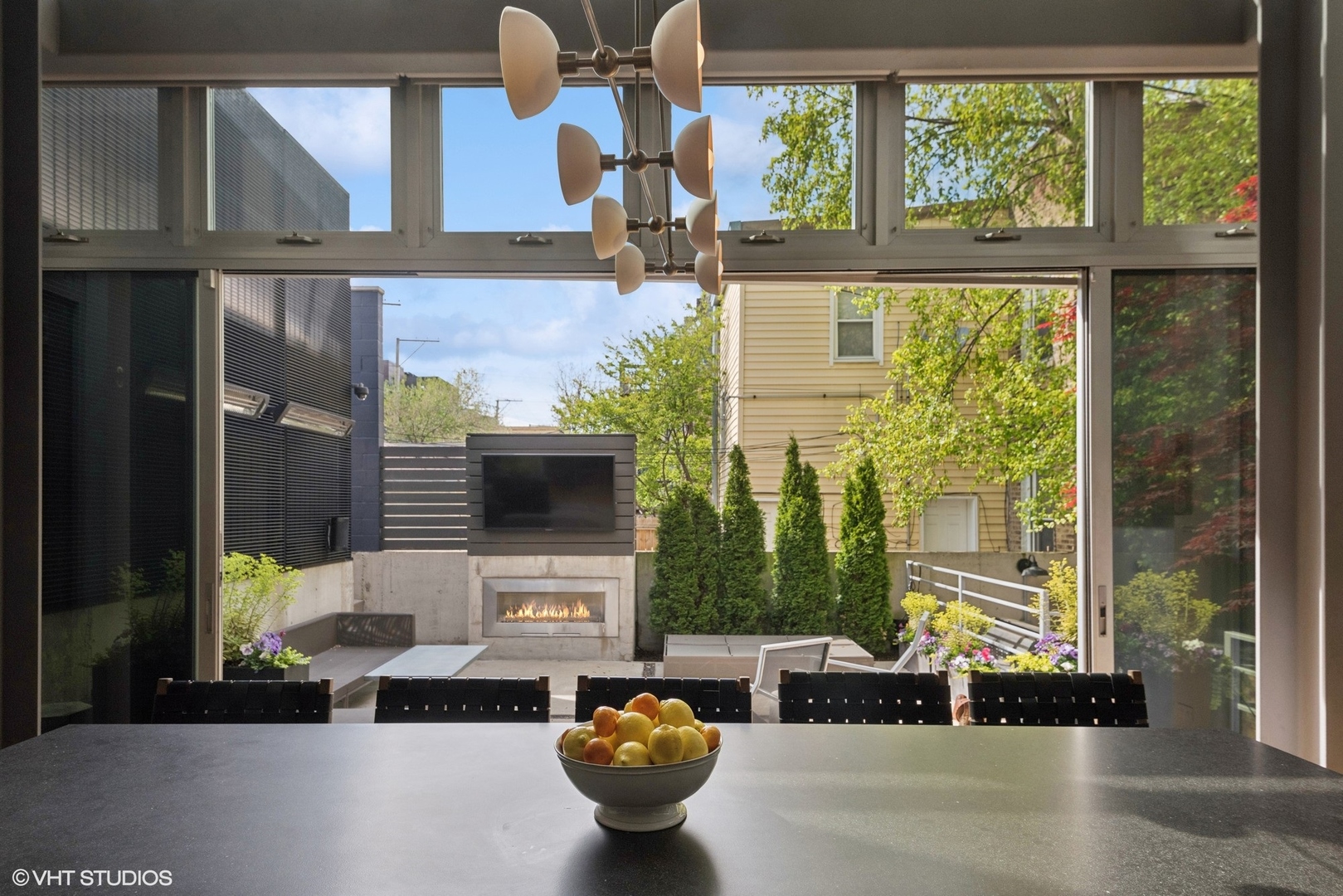 1804 N Leavitt St Chicago, IL 60647