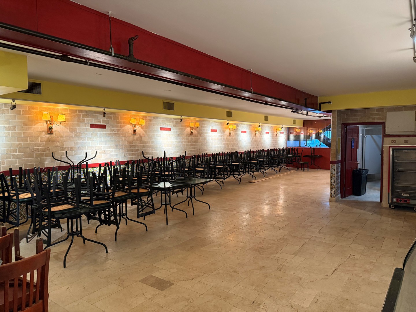 737 N LaSalle St Chicago, IL 60654