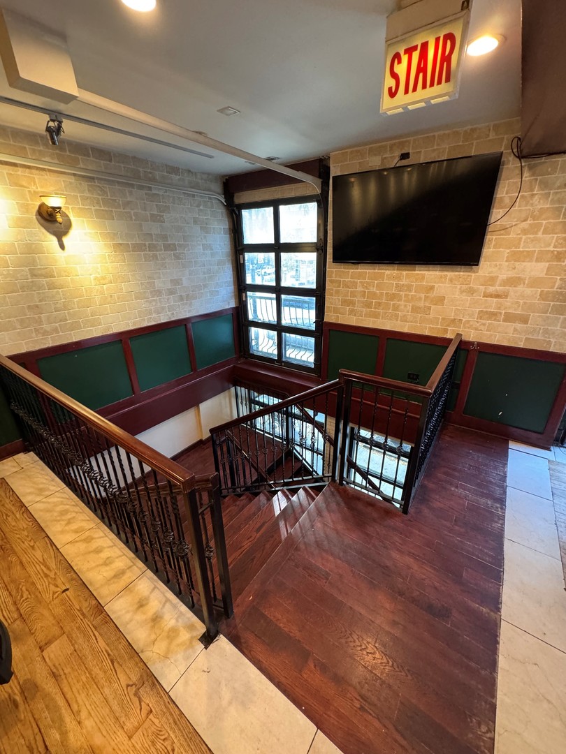 737 N LaSalle St Chicago, IL 60654