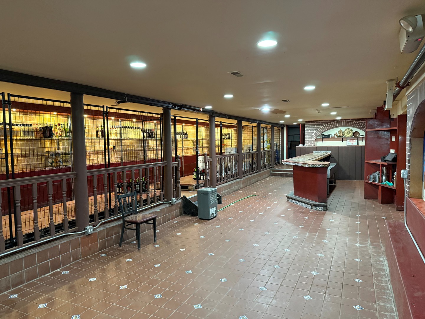 737 N LaSalle St Chicago, IL 60654