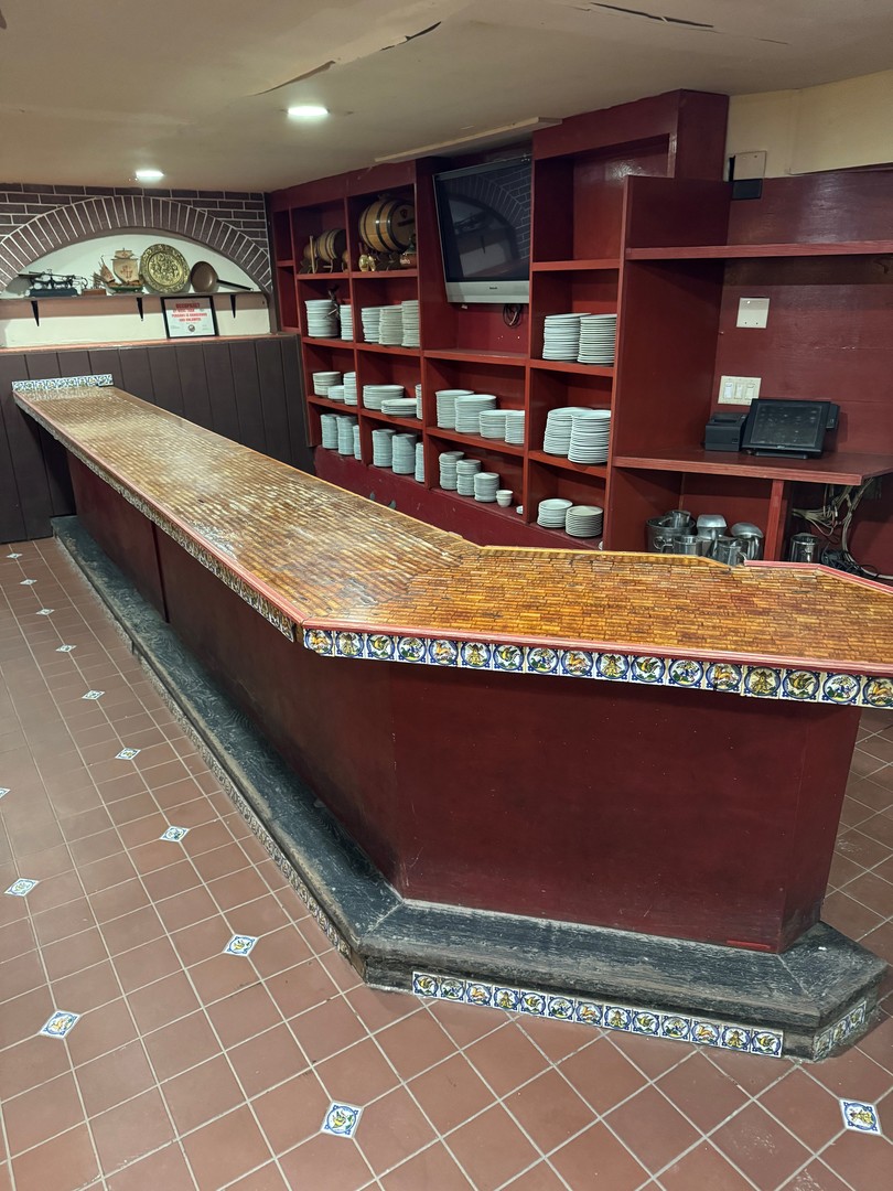 737 N LaSalle St Chicago, IL 60654