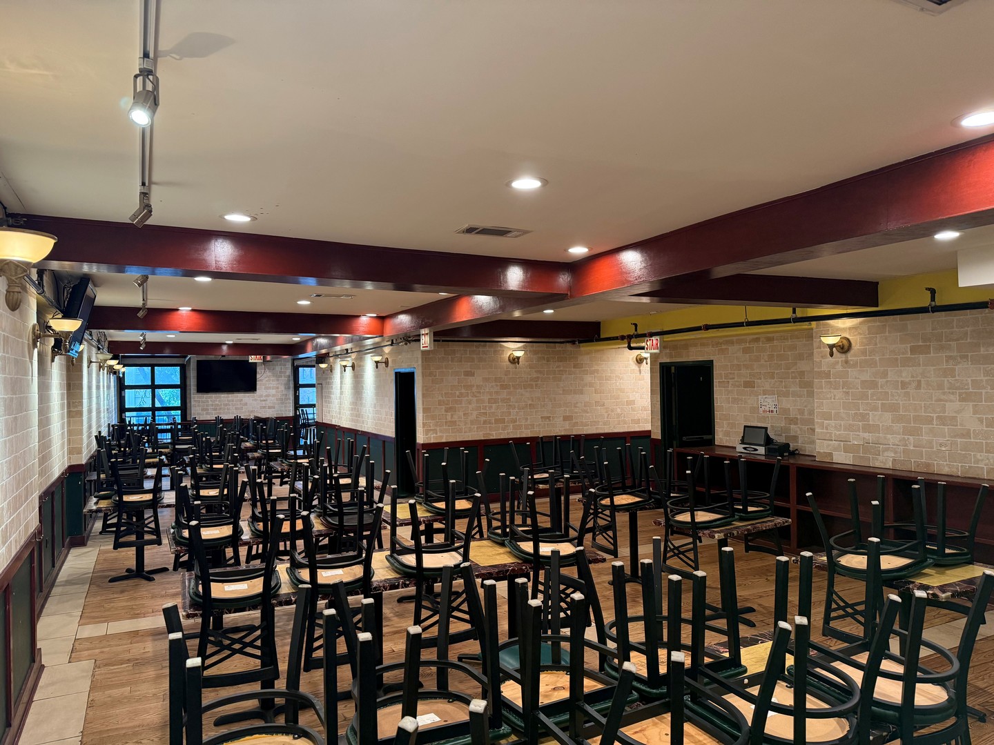 737 N LaSalle St Chicago, IL 60654