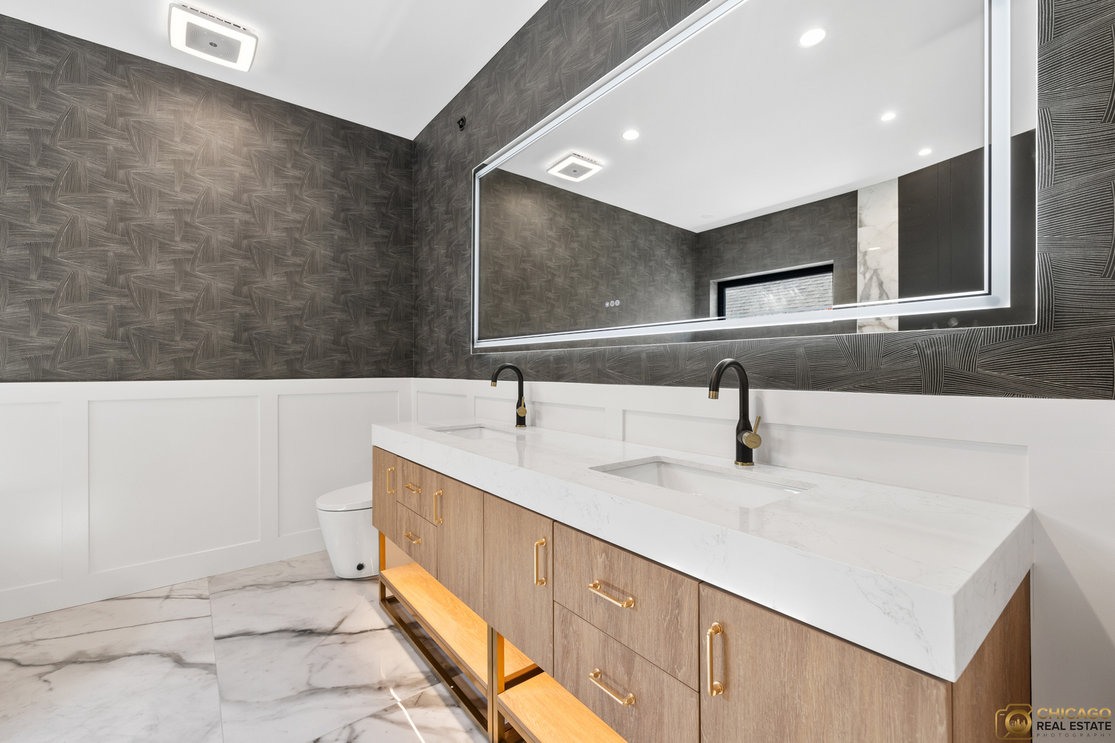 1143 Clinton Ave Oak Park, IL 60304