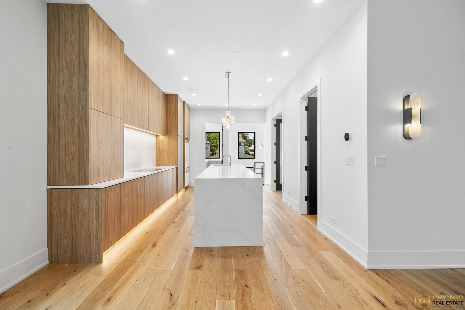 1143 Clinton Ave Oak Park, IL 60304