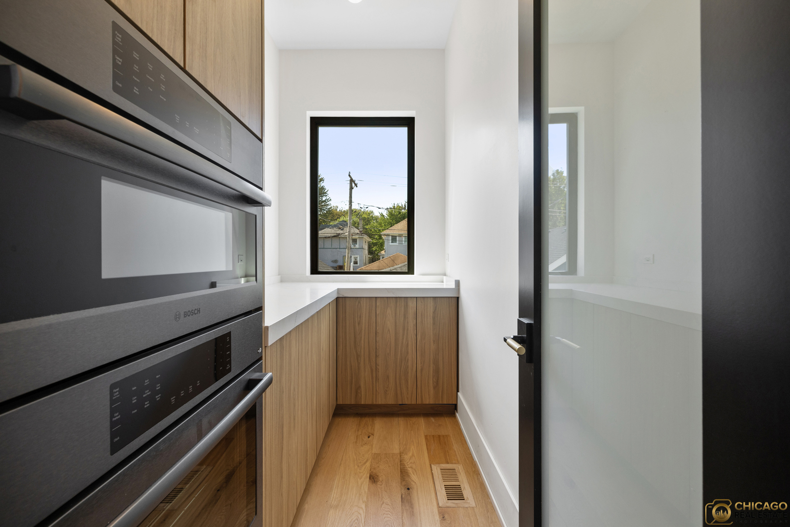 1143 Clinton Ave Oak Park, IL 60304