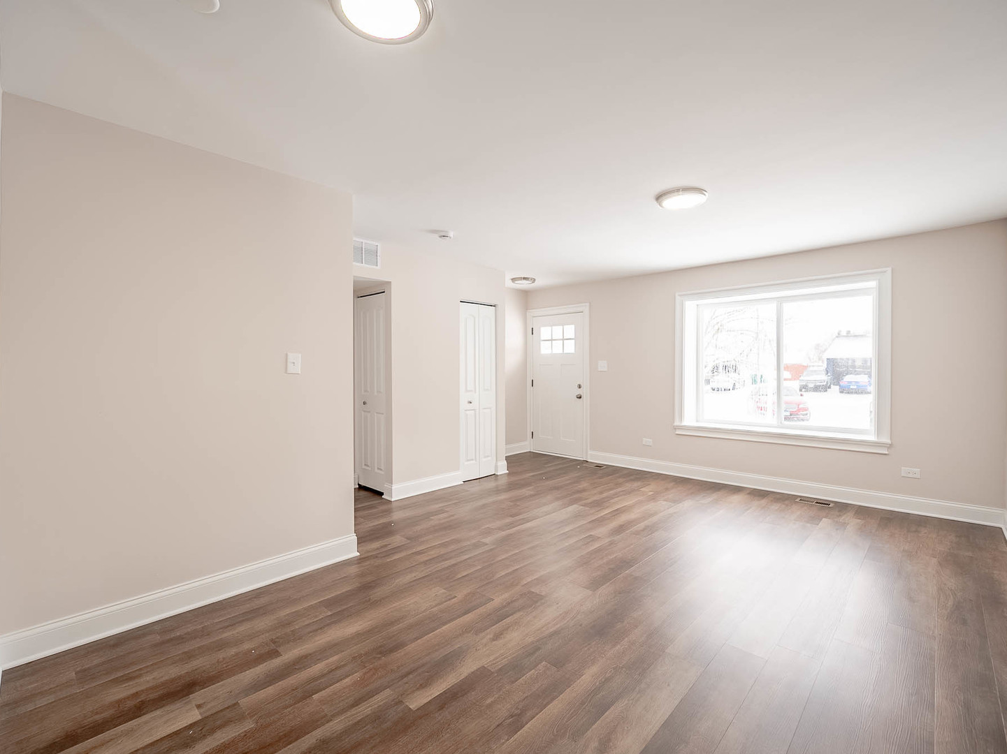 906 Natoma Ct Joliet, IL 60431