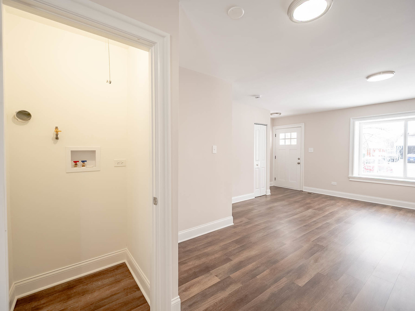 906 Natoma Ct Joliet, IL 60431